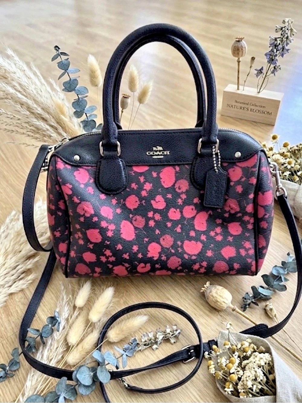 Coach Authentic Crossbody/ Handbag/ Purse/ Bag Floral Navy